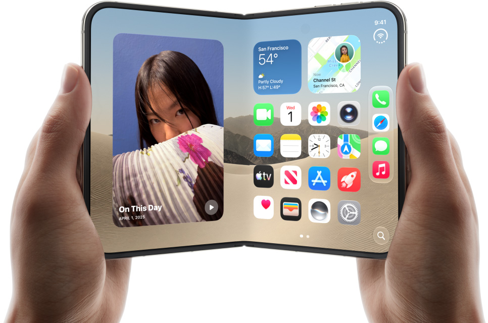 iPhone Duo — официальный кадр Apple